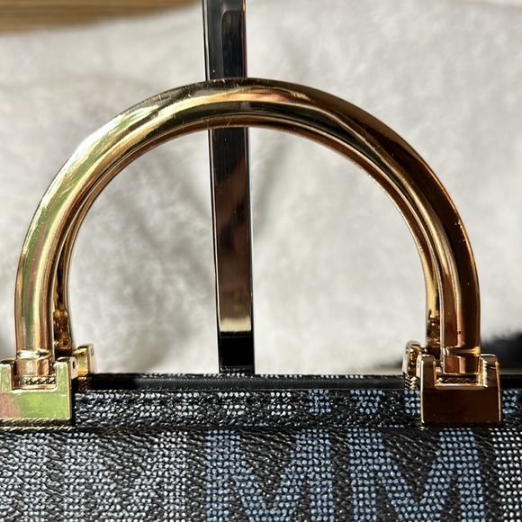 Mia K Wallet with Gold Tone Handles - Picture 7 of 7